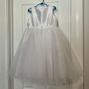 David’s Bridal OP218 White Flower Girl Dress size 6